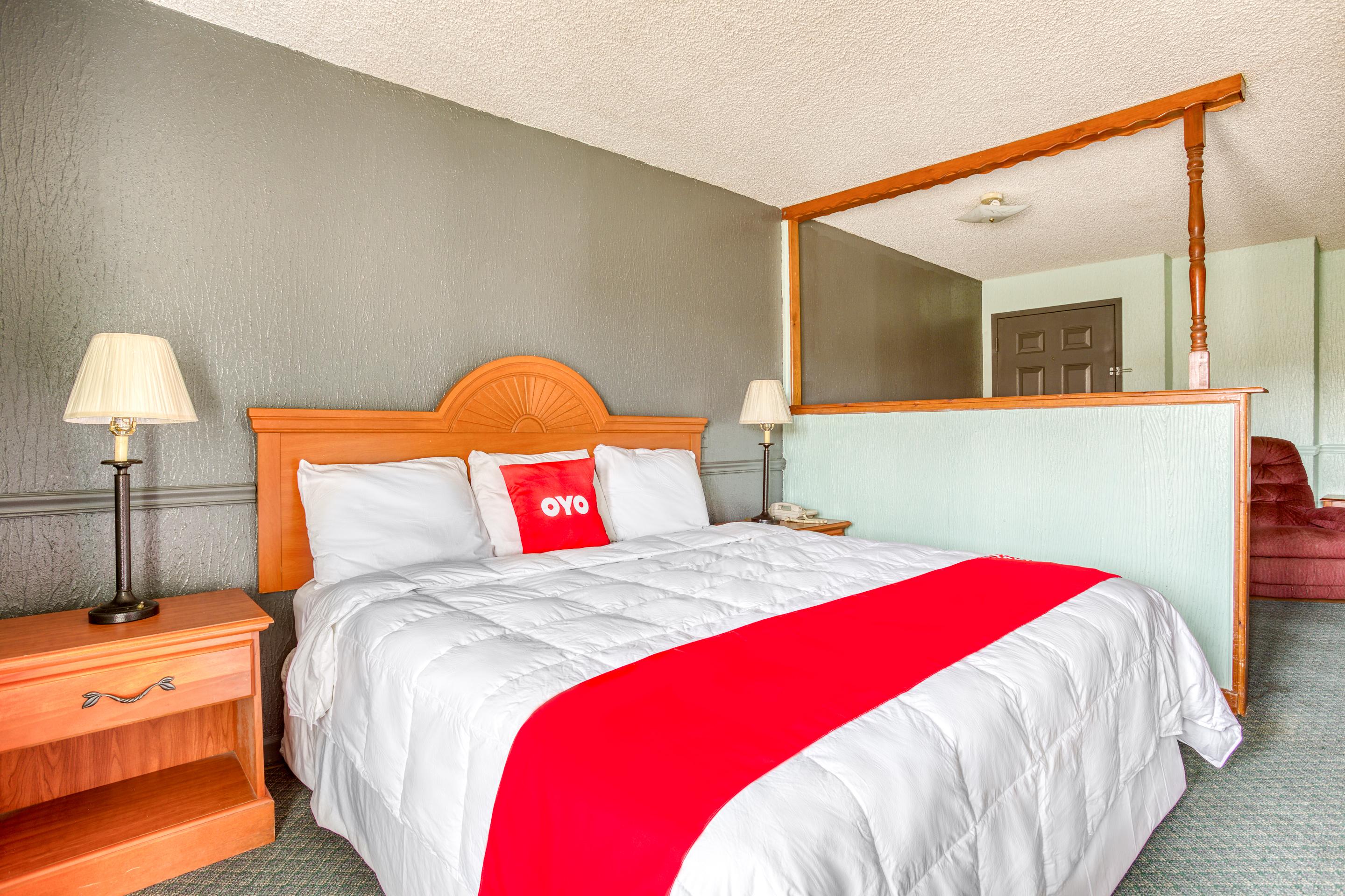 Hotel Oyo Townhouse Woodland Hills Tulsa