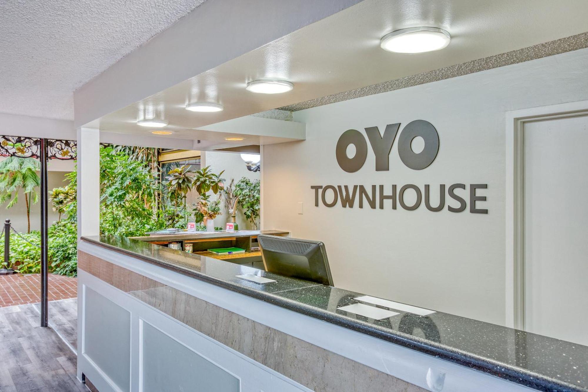 Oyo Townhouse Woodland Hills Hotel Tulsa
