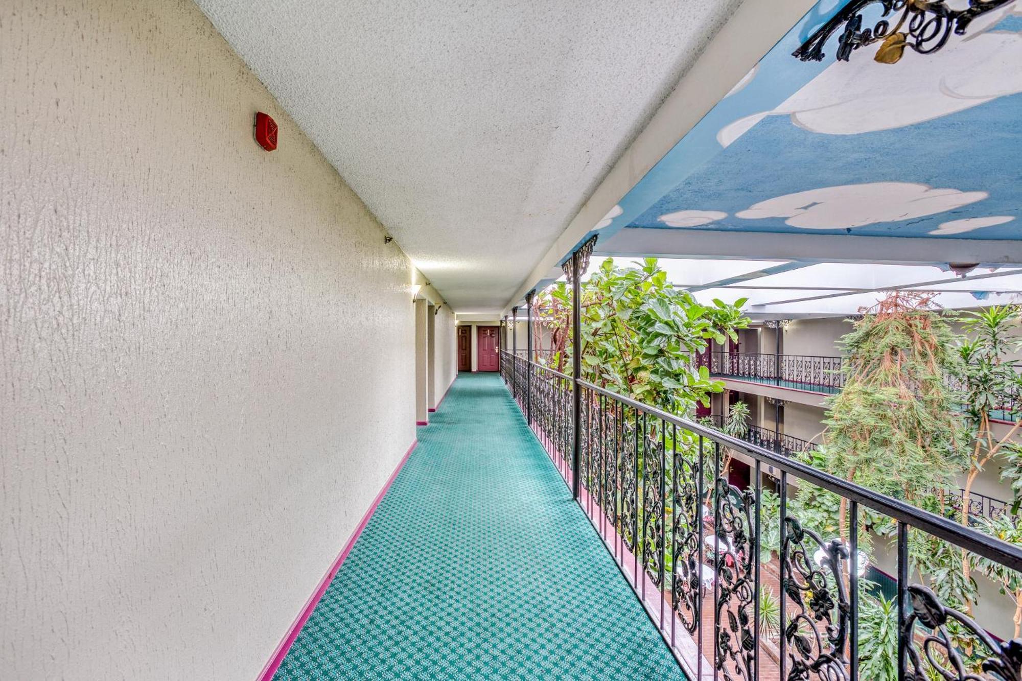 Oyo Townhouse Woodland Hills 2* Tulsa