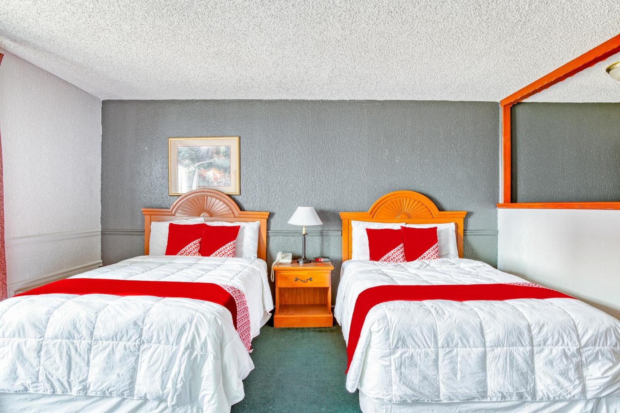Hotel Oyo Townhouse Woodland Hills