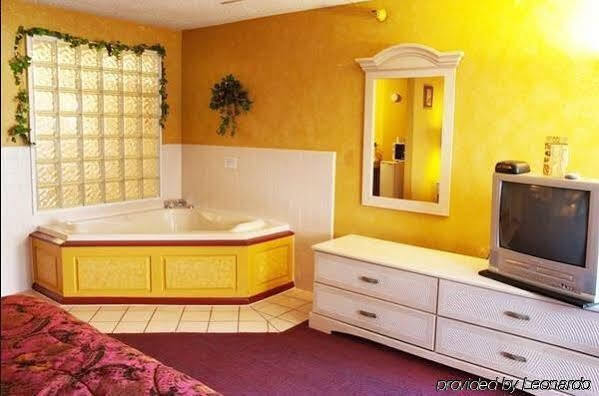 Oyo Townhouse Woodland Hills 2*