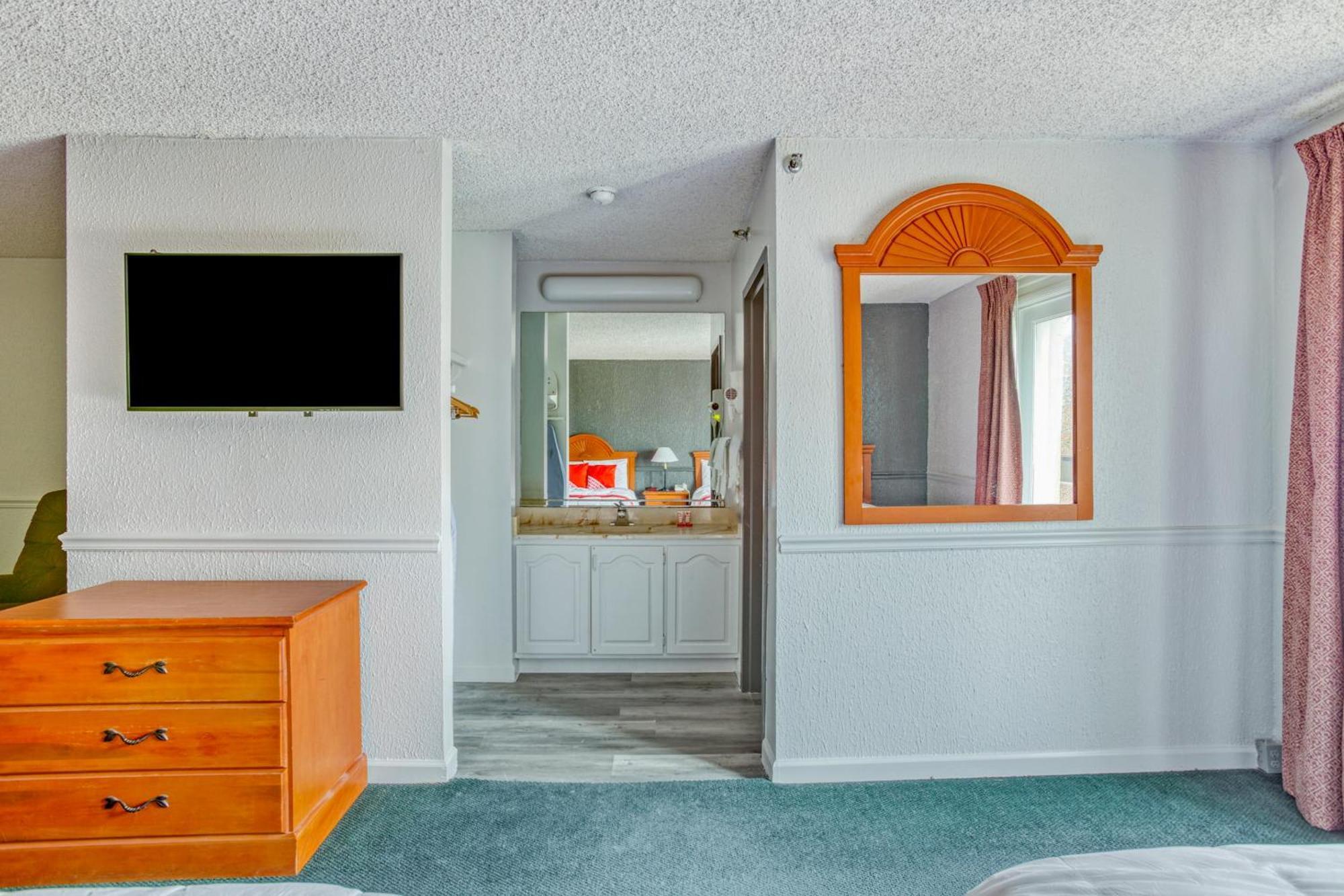 Hotel Oyo Townhouse Woodland Hills Tulsa